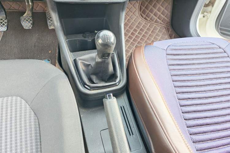 Used Volkswagen Santana 2016 1.4L Manual Fashion Edition Gear Lever