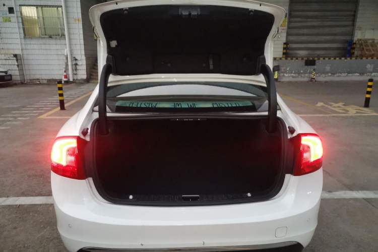 Used Volvo S60 2014 S60L T5 Intelligent Drive Edition
