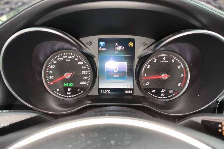 Used Mercedes-Benz C-Class 2015 C 200 L
