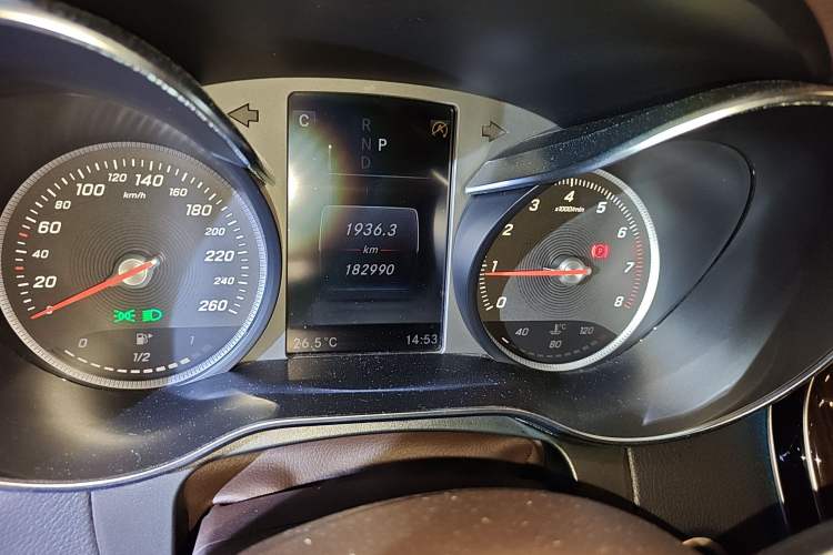 Used Mercedes-Benz GLC 2016 GLC 260 4MATIC Luxury Model