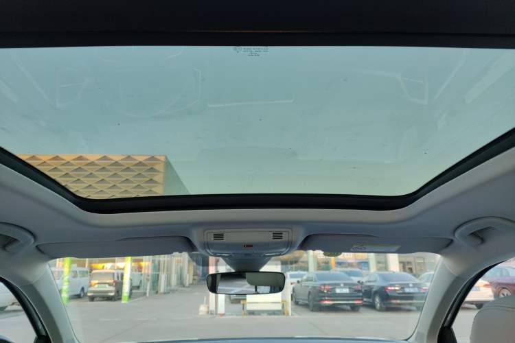 Used Volkswagen Tharu 2024 300TSI Two-Wheel-Drive Moon Luxury Edition
