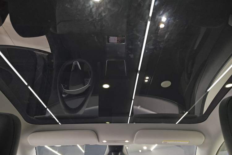 Used Tesla Model Y 2025 Rear-Wheel-Drive Version
