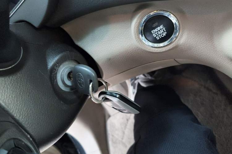 Used Toyota Highlander 2013 2.7L Two-Wheel Drive 7-Seater Zijin Edition
