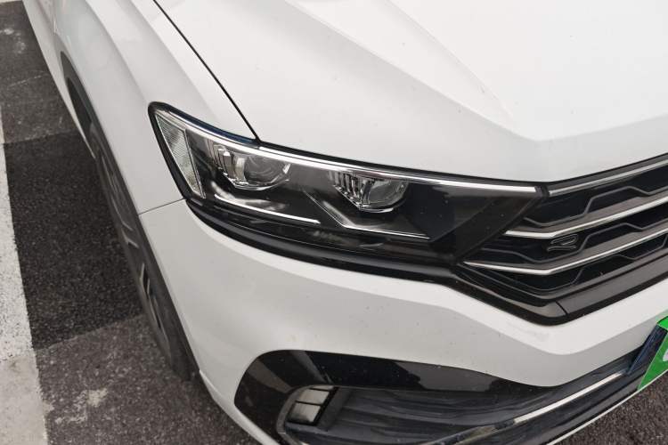 Used Volkswagen T-ROC 2022 280TSI DSG Two-Wheel Drive R-Line Pro PLUS