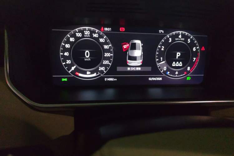 Used Land Rover Range Sport 2021 3.0 L6 SE Odometer Close Up
