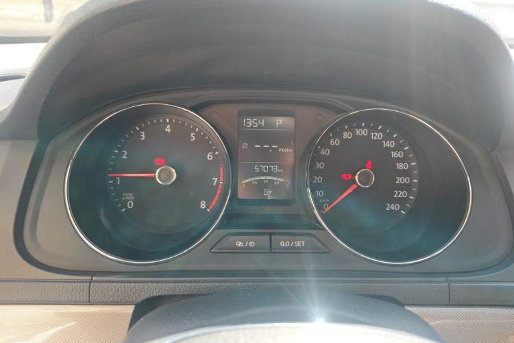 Used Volkswagen Lavida 2017 1.6L Automatic Comfort Edition Instrument Cluster