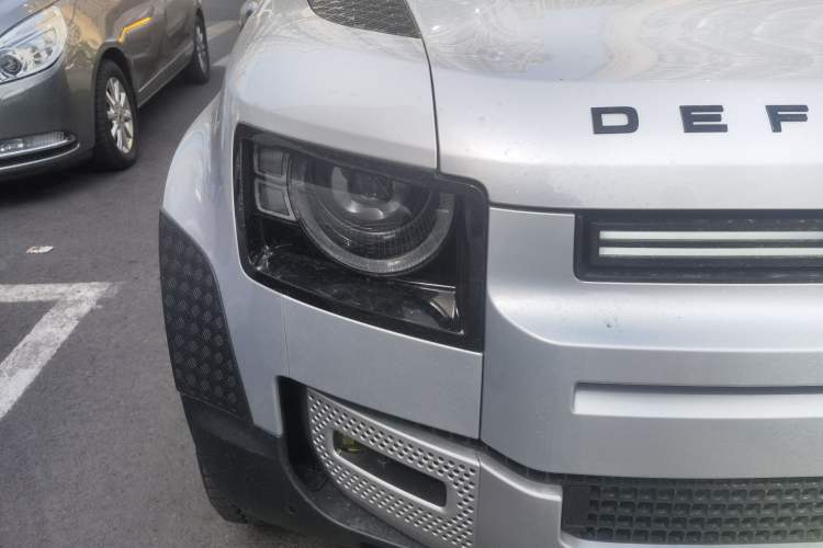 Used Land Rover Defender 2023 Facelift 110 3.0T P400 Dark Edition Right Front Headlight