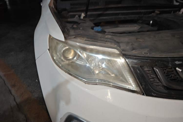 Used Geely Auto Emgrand X7 Sport 2016 2.0L Manual Smart Connect Version
