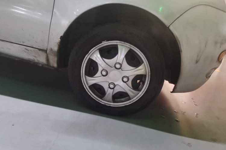 Used Chery QQ3 2012 Fashion Edition 1.0L Manual Champion Version Right Front Wheel Hub