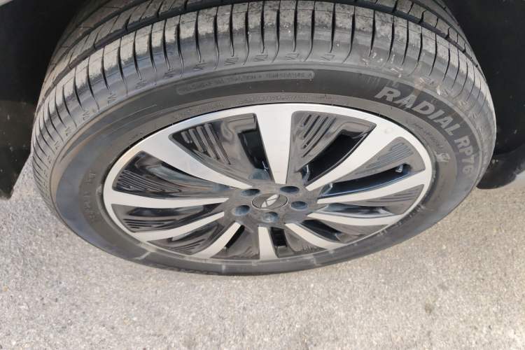 Used Chery Fengyun T8 2025 1.5T 130km Deluxe Version 5 Seats Right Rear Wheel Hub