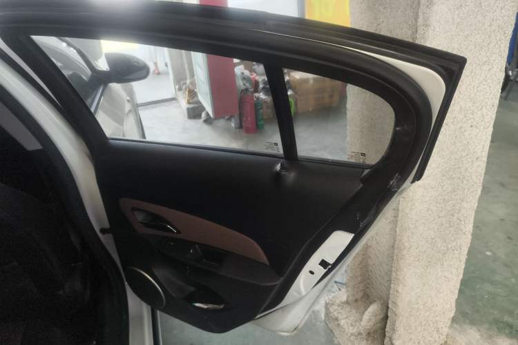 Used Chevrolet Cruze 2015 Hatchback 1.6L Automatic Comfort Edition