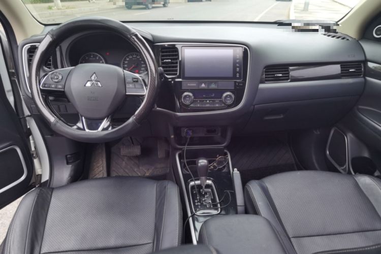 Used Mitsubishi Outlander 2018 2.0L Two-Wheel Drive Glory Edition 5 Seats