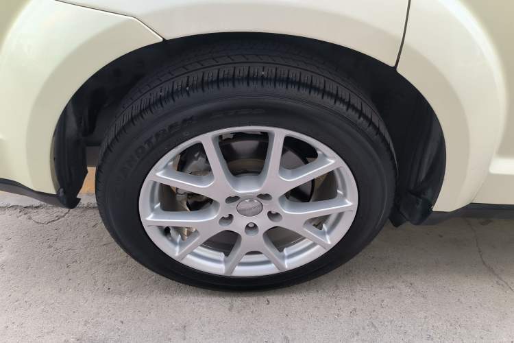 Used Dodge Journey 2013 2.4L Two-Wheel Drive Luxury Version
