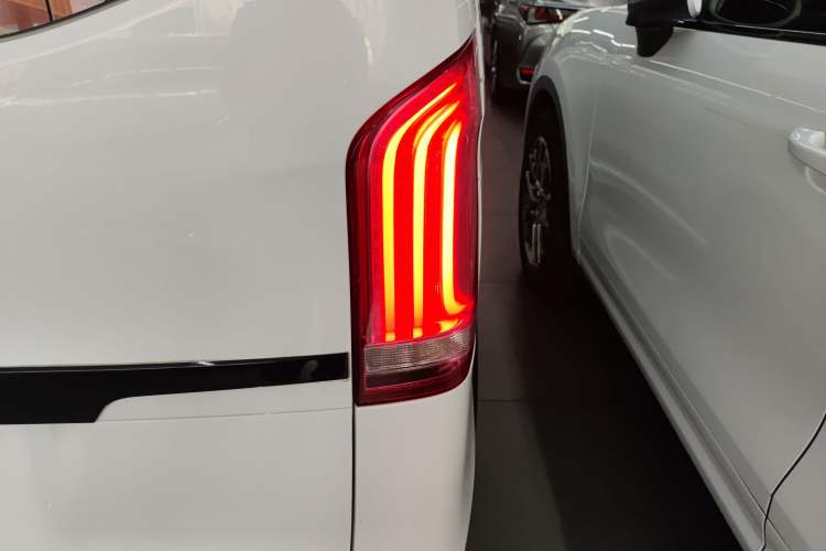 Used Mercedes-Benz V-Class 2016 V 260 Prestige Edition
