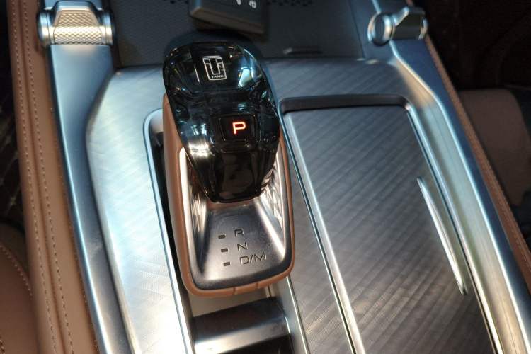 Used Tank 700 New Energy 2024 Hi4-T Extreme Edition Gear Lever