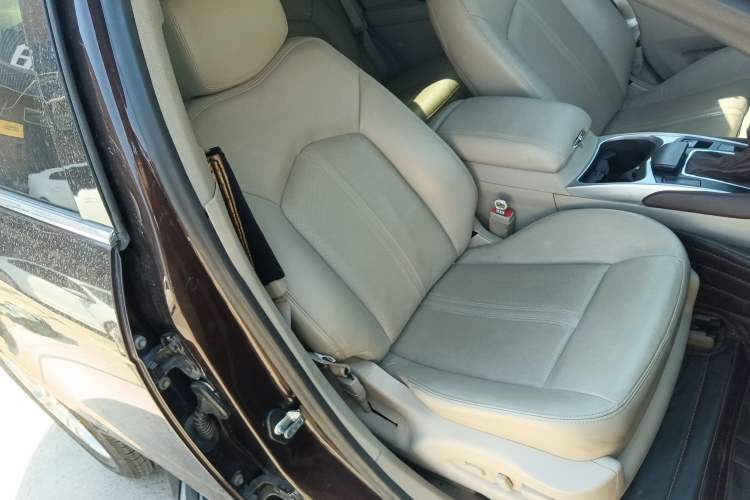 Used Cadillac SRX 2015 3.0L Elite Model
