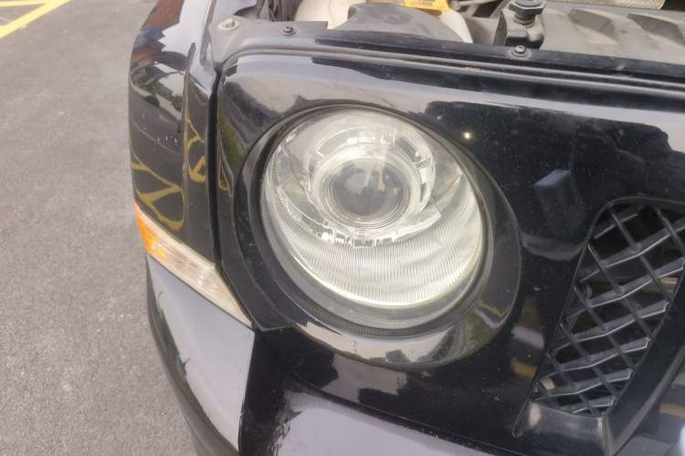 Used Jeep Patriot 2014 2.4L Sport Edition Right Front Headlight