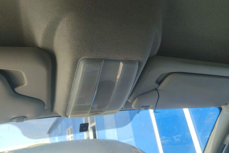 Used SAIC MAXUS Xintu V80 