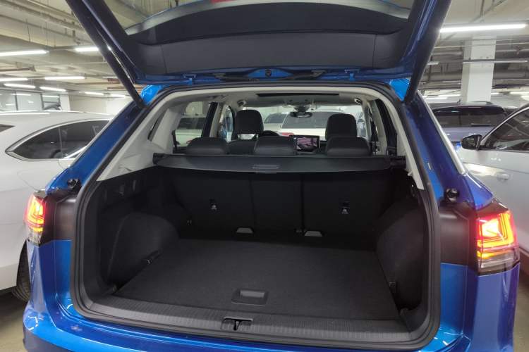 Used Volkswagen Tayron 2023 280TSI Two-Wheel-Drive Luxury Plus Advanced Version Trunk