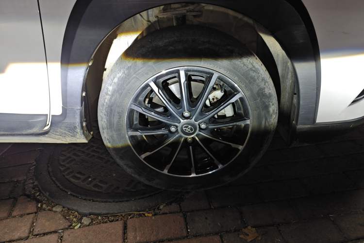 Used Toyota YARiS L Zhi Xuan 2022 X-Trail 1.5L CVT Leading PLUS Edition Right Front Wheel Hub