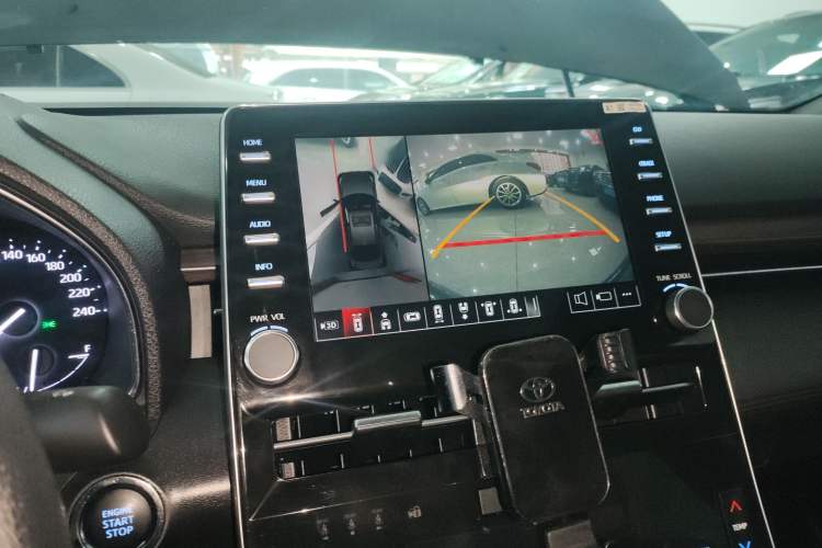 Used Toyota Avalon 2019 2.5L Ambition Version China VI Standard
