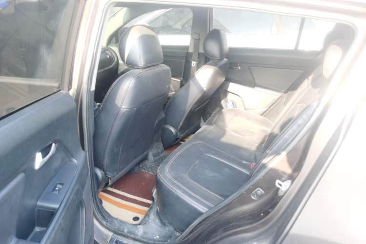 Used Kia Sportage R 2011 2.0L Manual Two-Wheel-Drive GLS