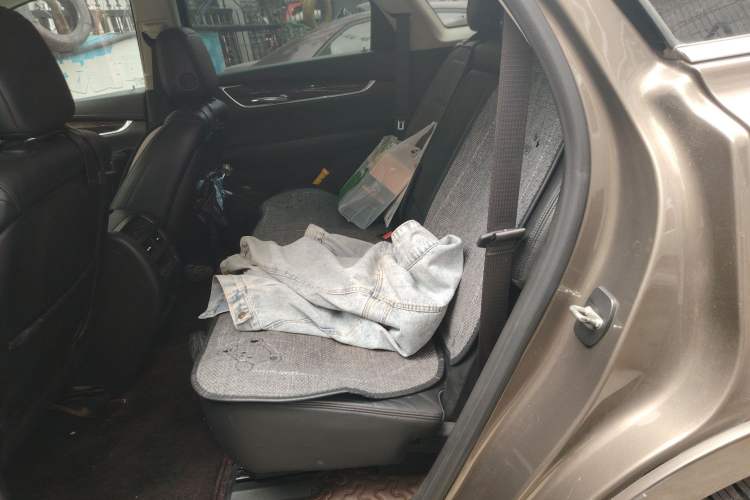 Used Cadillac XT5 2016 25T Luxury Model Left Rear Seat