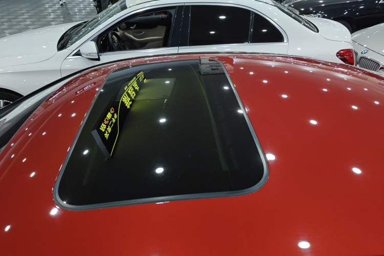 Used Mercedes-Benz CLS 2018 CLS 300 Luxury Model Roof