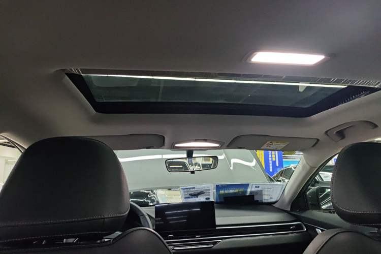 Used Geely Auto Emgrand 2025 4th Generation 1.5L CVT Luxury Version
