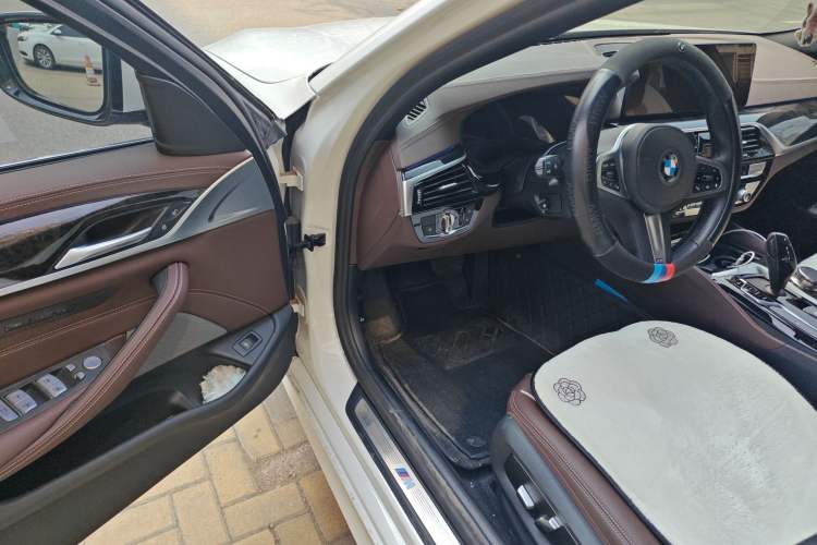 Used BMW 5 Series 2022 Second Facelift 525Li M Sport Package
