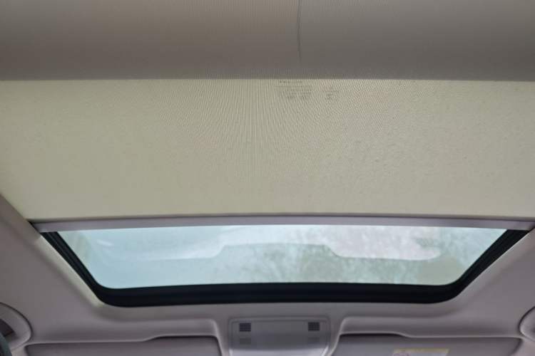 Used Volkswagen Tayron 2020 330TSI Two-Wheel Drive Luxury Smart Connectivity Version Headliner