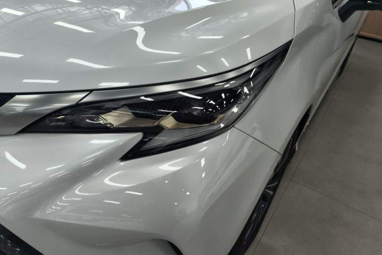 Used Toyota Granvia 2024 2.5L Hybrid Prestige PLUS Edition
