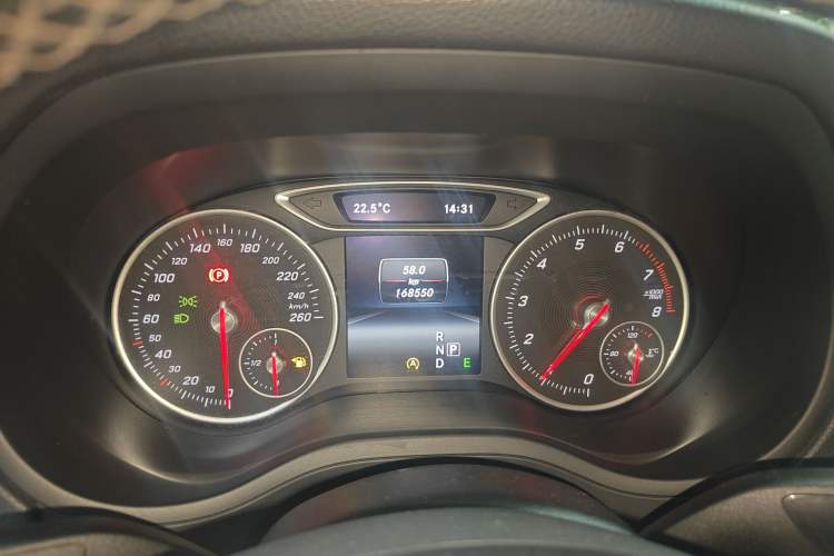 Used Mercedes-Benz B-Class 2015 B 200 Fashion Model Instrument Cluster