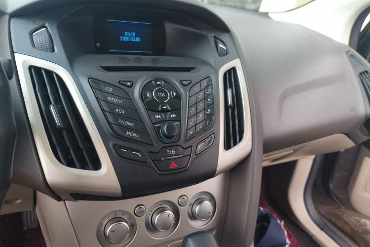 Used Ford Focus 2012 Sedan 1.6L Automatic Comfort Model
