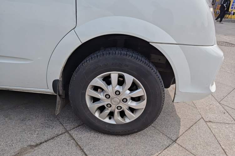 Used SAIC MAXUS Xintu V80 2019 2.0T Plus 6-Speed Manual – Aoyuntong Short Wheelbase Ultra-Low Roof 5/6-Seater