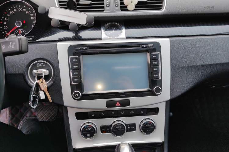 Used Volkswagen Magotan 2012 Revised 1.8TSI Luxury Version Audio And AC Panel