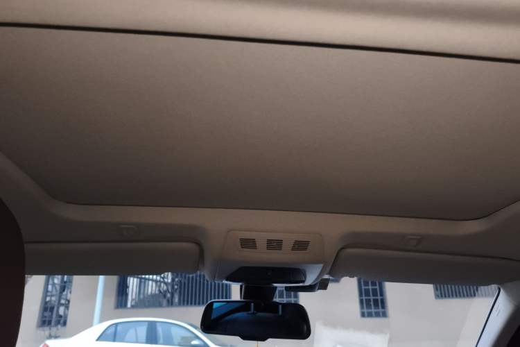 Used BMW 5 Series 2014 525Li Luxury Design Package
