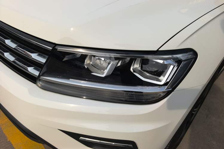 Used Volkswagen Tiguan L 2021 280TSI Automatic Two-Wheel Drive Smart Edition Left Front Headlight