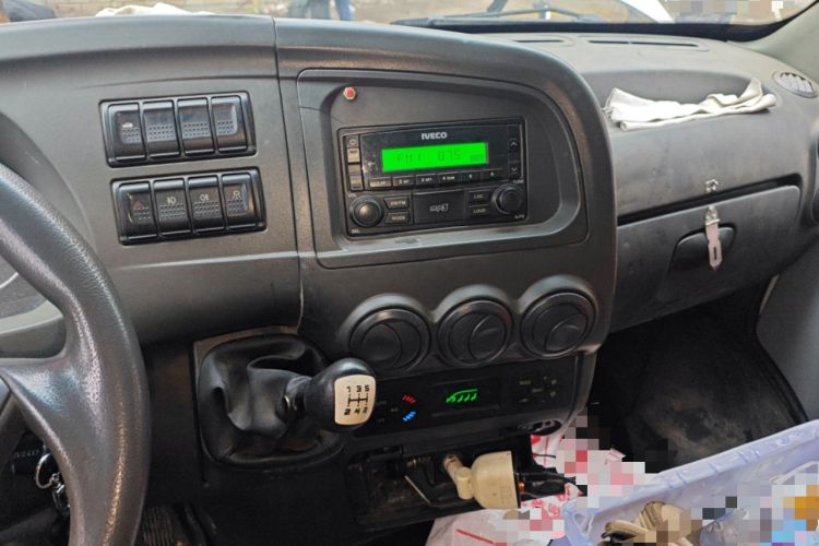 Used Iveco Power Daily 2013 2.8T-V36 Box Truck Audio And AC Panel