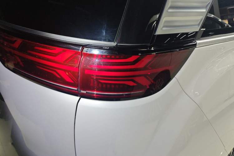 Used Denza D9 2022 DM-i 970 Four-Wheel Drive Flagship Model