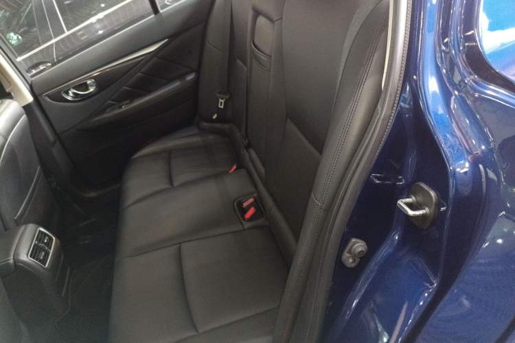 Used Infiniti Q50L 2018 2.0T Comfort Edition China VI Standard Left Rear Seat