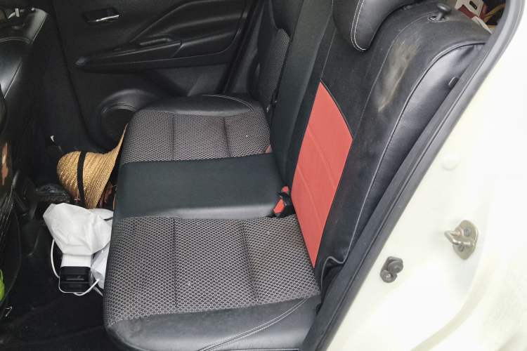 Used Nissan Kicks 2018 1.5L CVT Smart Connect Luxury Edition
