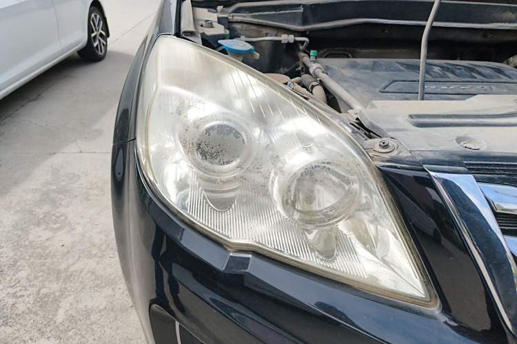 Used Haval H6 2015 Upgraded Model 1.5T Manual Two-Wheel Drive Elite Version Right Front Headlight