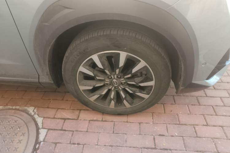 Used GAC Trumpchi EMKOO 2022 1.5T Supernova Max Edition Right Front Wheel Hub