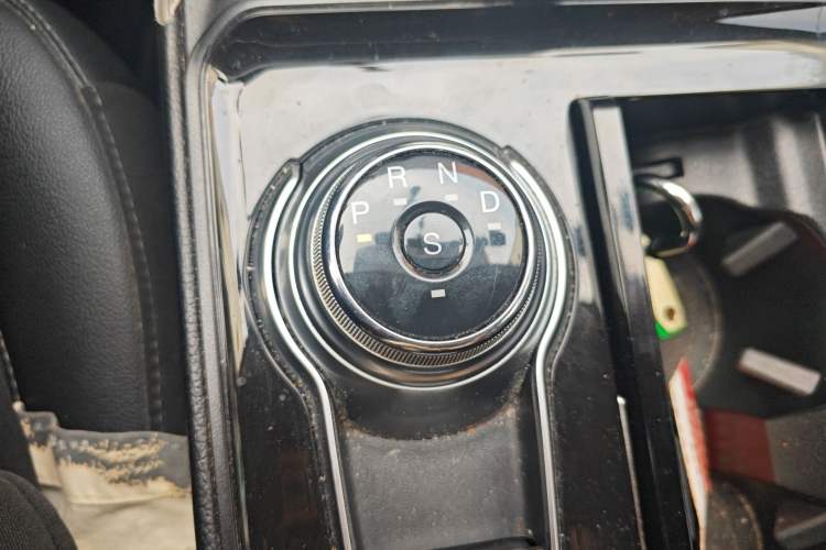 Used Ford Edge 2020 EcoBoost 245 Two-Wheel-Drive Platinum Edition 5 Seats
