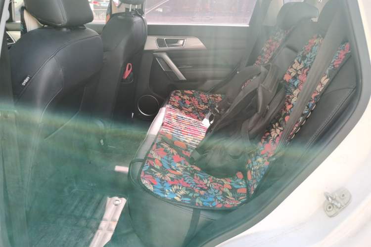 Used Haval H2 2017 Red-Label 1.5T Manual Two-Wheel Drive Luxury Model Left Rear Seat