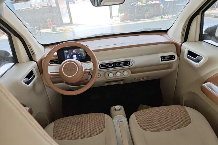 Used Wuling Hongguang MINIEV 2024 3rd Generation 215km Youth Edition Center Console