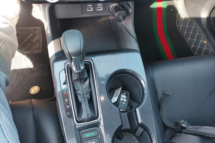 Used Honda Civic 2022 240TURBO CVT Dynamic Edition Gear Lever