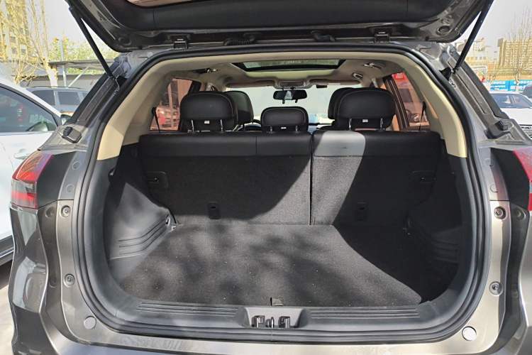 Used Geely Auto Emgrand X7 Sport 2020 1.8TD DCT Two-Wheel Drive Smart Connect 4G-Enabled Version Trunk