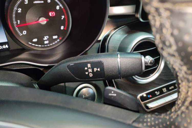 Used Mercedes-Benz C-Class 2015 C 200 station wagon